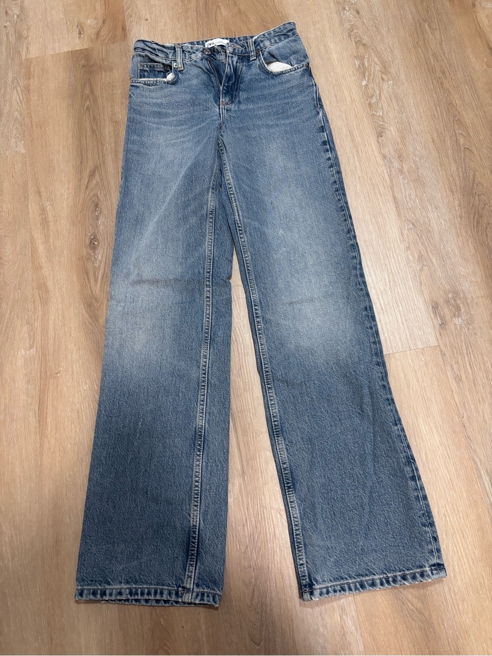Zara Women's Wide-Leg Denim Jeans in Light Blue Wash size 2